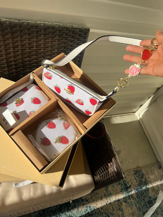 Snowberry Babe Set 🍓🤍.