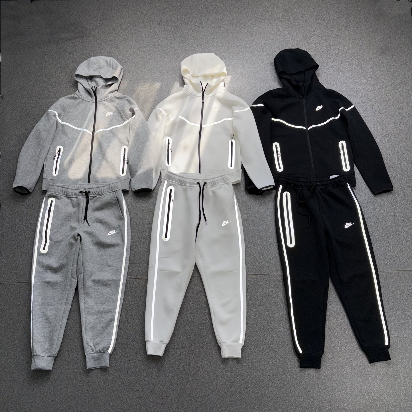 nike tech 🔥.                                           ( preorder only atm )