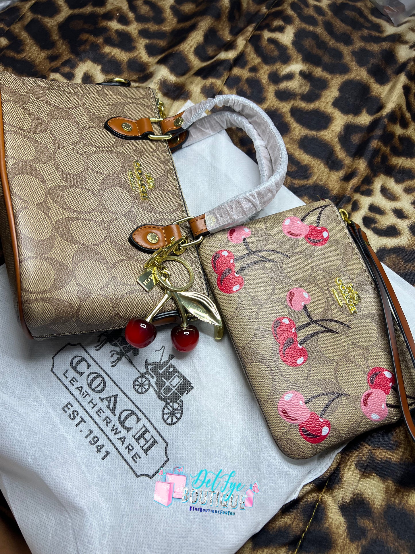 🤎 The Khaki Babe x 🤎🍒💗 Pink & Red Cherry Khaki babe.