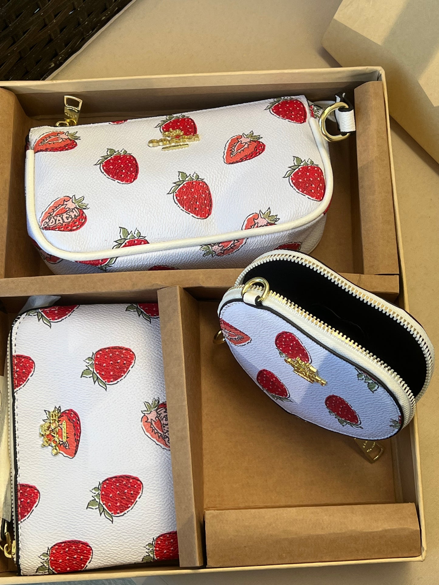 Snowberry Babe Set 🍓🤍.