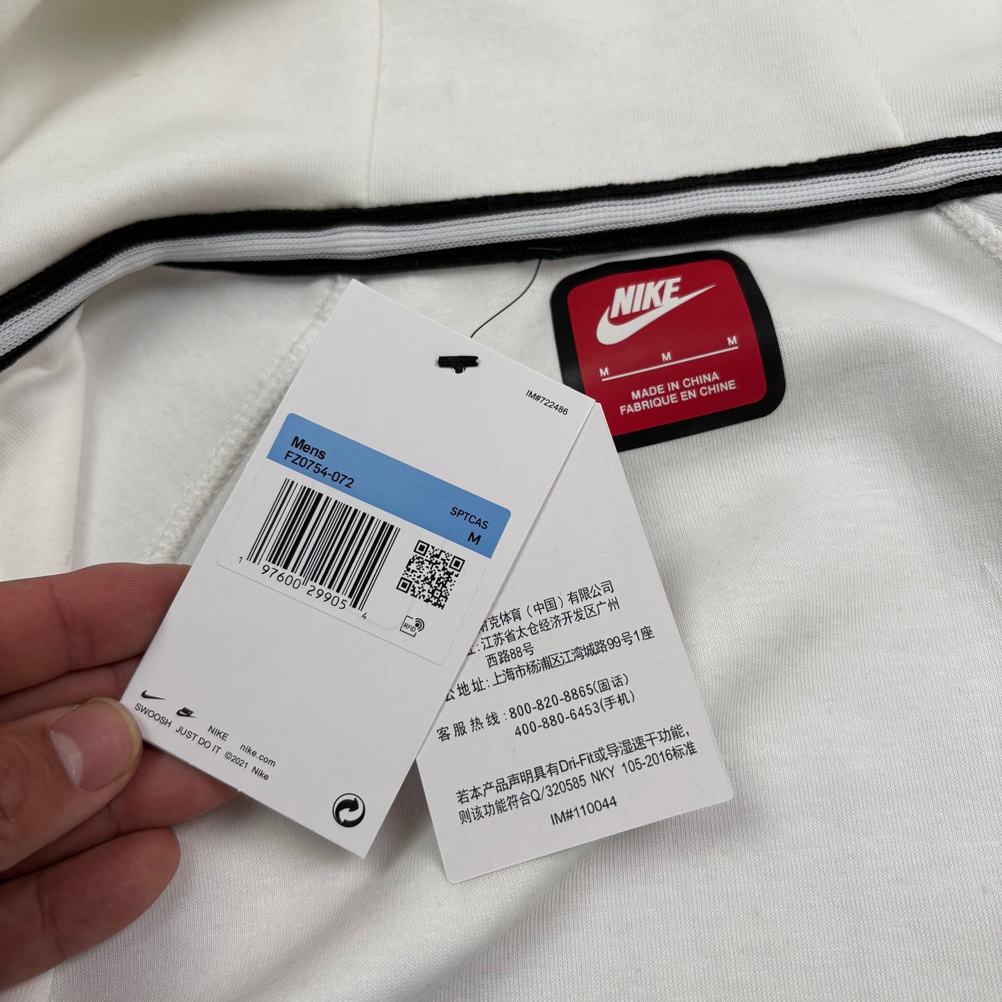 nike tech 🔥.                                           ( preorder only atm )