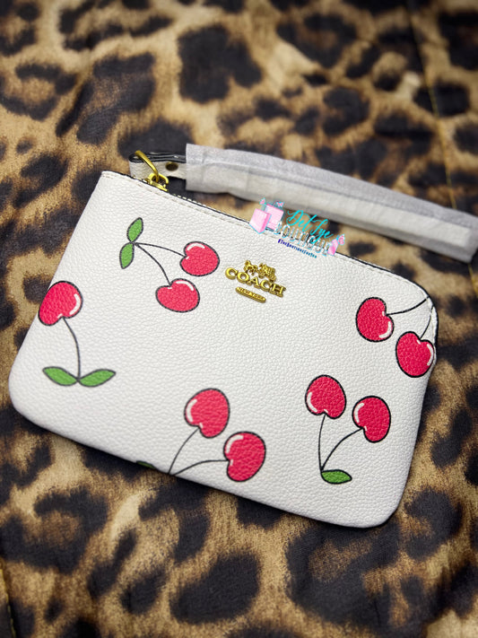 🤍🍒 White Cherry Babe