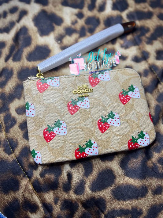 🤎🍓 Coach Strawberries & Cream