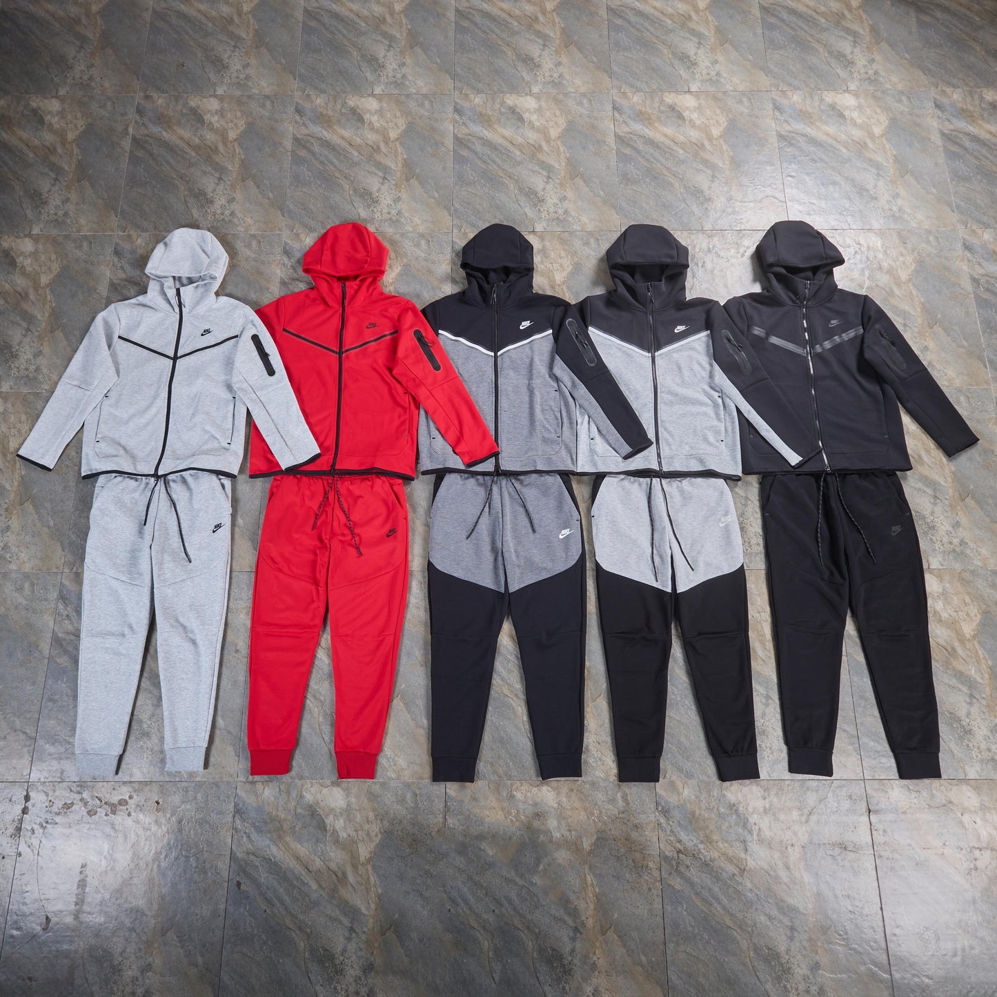 nike tech 🔥.                                           ( preorder only atm )