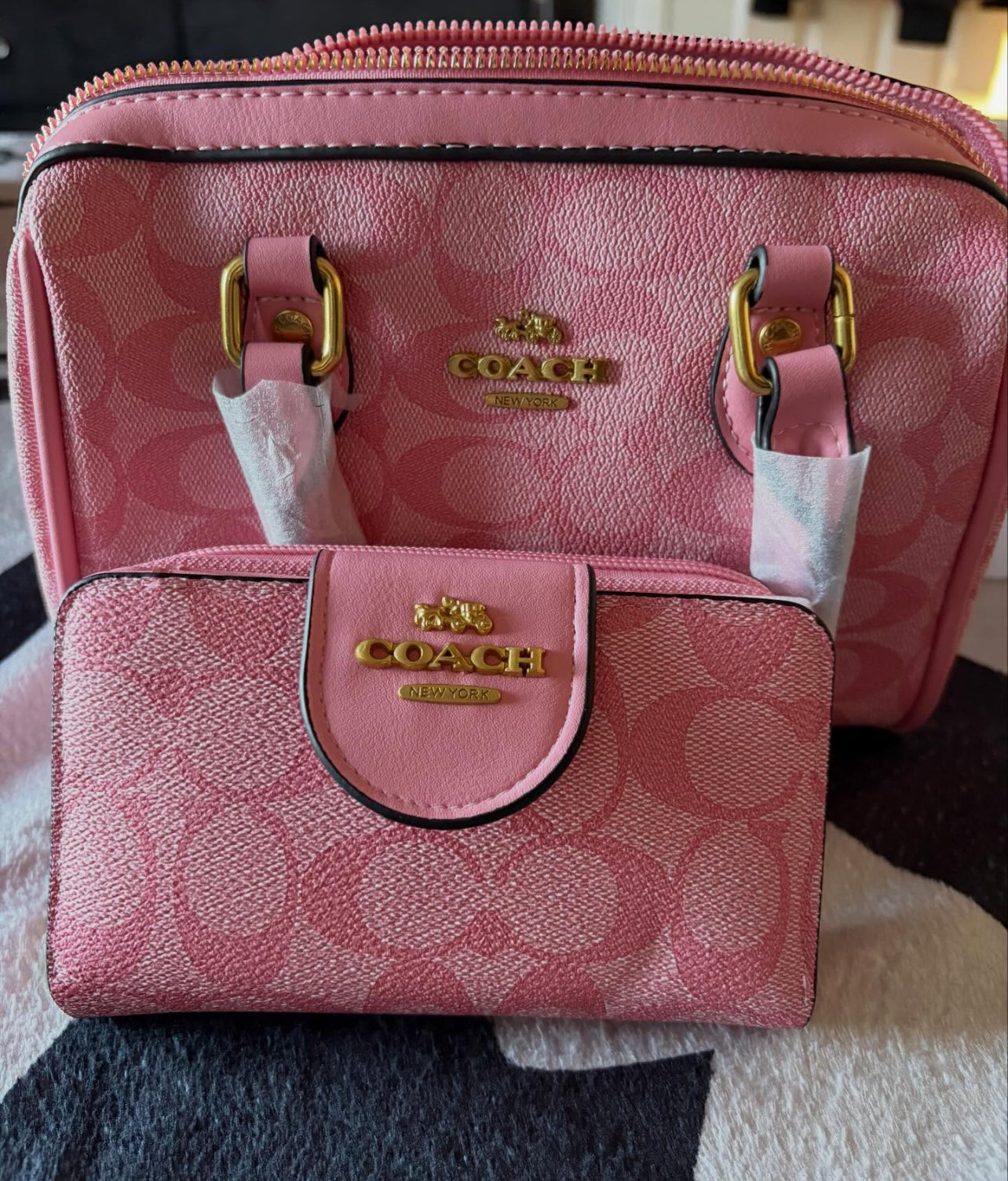 🩷💋 Pink Sugar Rowan.